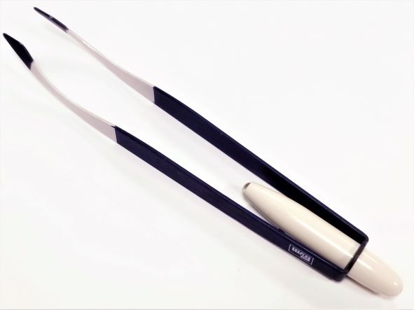 Пинцета с лампа