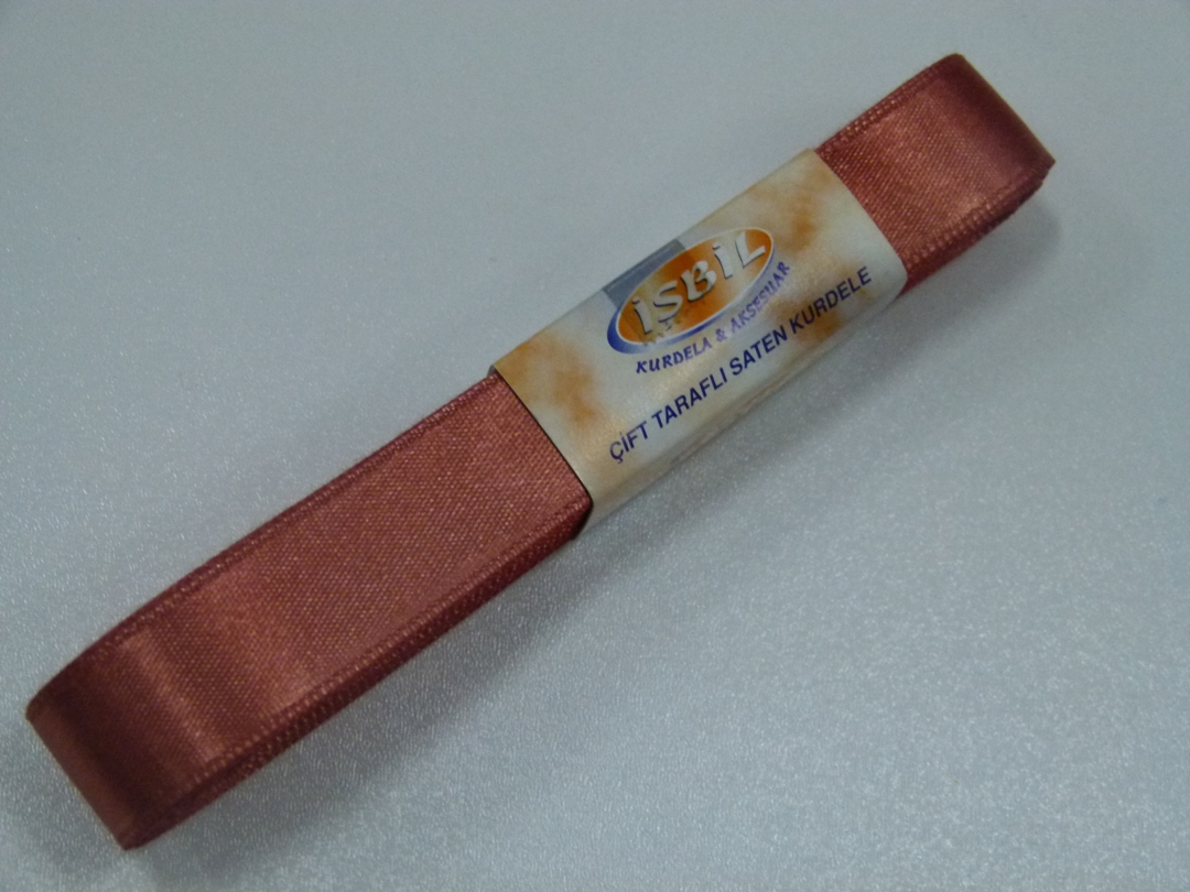 САТЕНЕНА ЛЕНТА 2см. КАФЯВО 901