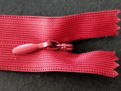 Скрит 50см дом.червен