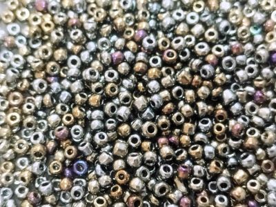 Мъниста 2мм 005