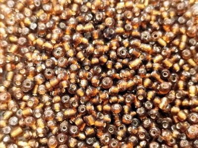 Мъниста 2мм 020